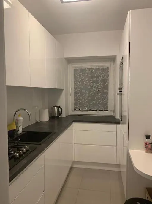 Cozy Private Room Near Metro Ratusz Warsaw Apartment
